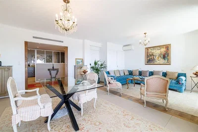 Oturma odası; doğal ışık, modern stil