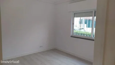 Chambre; lumière naturelle, parquet
