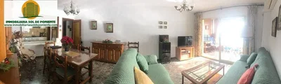 Soggiorno; luce naturale, pavimento in legno