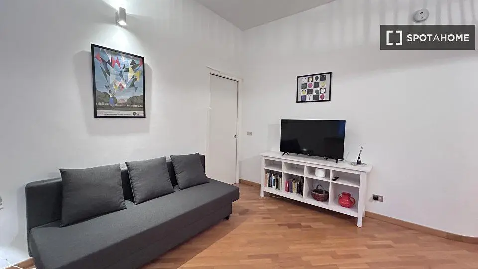 Wohnzimmer; holzboden, tageslicht