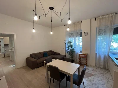 Wohnzimmer; tageslicht, holzboden, fliesenboden