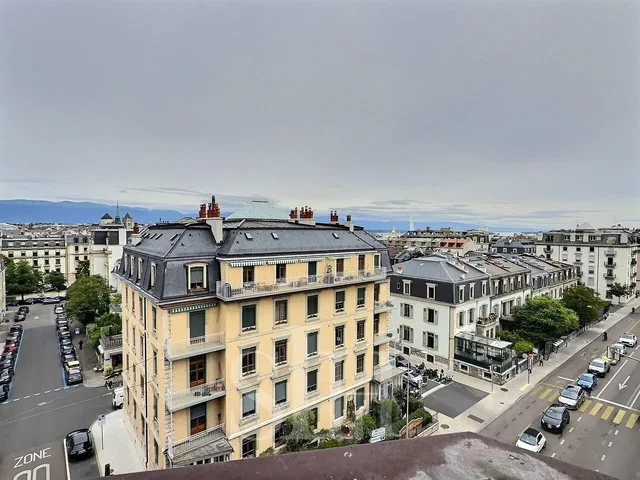 Kuća i okolina; pogled