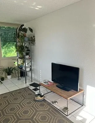Wohnzimmer; tageslicht, fliesenboden