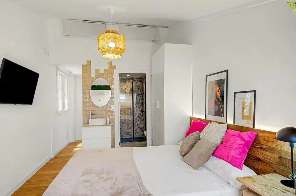 Bedroom; wood floor, natural light