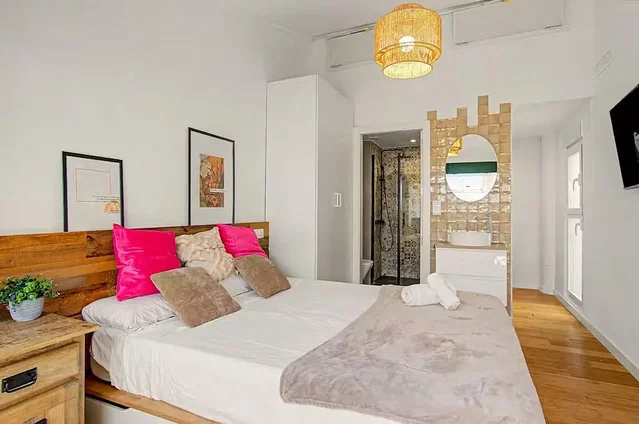 Chambre; parquet, lumière naturelle, style moderne