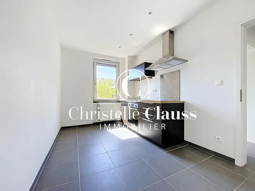 Kitchen; tile floor, natural light