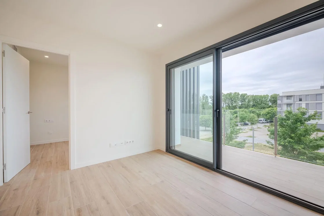 Wohnzimmer; holzboden, tageslicht, blick