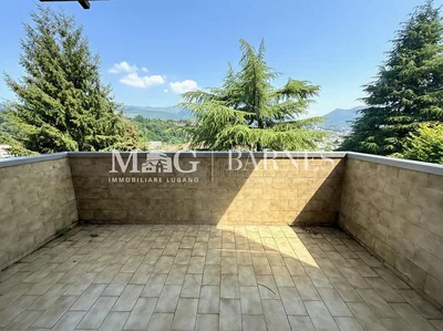 Terrasse; vue, carrelage, lumière naturelle