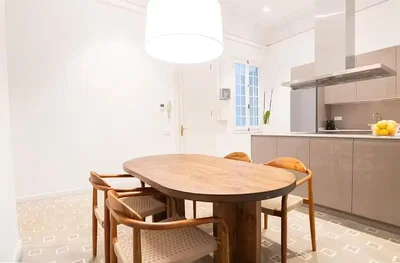 Küche; küchengeräte, tageslicht, moderner stil