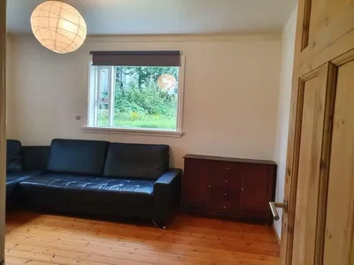 Wohnzimmer; holzboden, tageslicht, blick