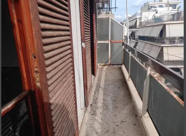 Μπαλκόνι; θέα, χρειάζεται ανακαίνιση