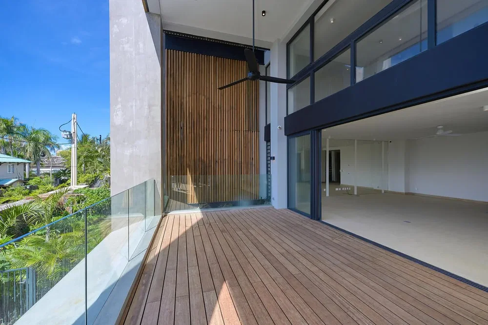 Balkon; blick, holzboden, tageslicht