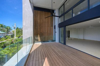Balkon; blick, holzboden, tageslicht