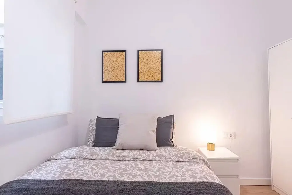 Dormitorio; luz natural, estilo moderno