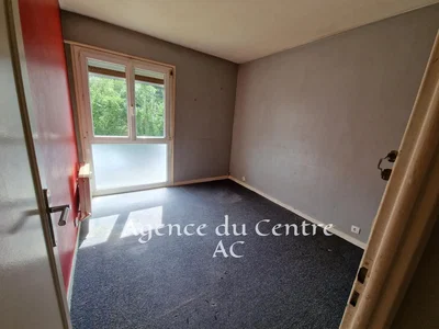 Slaapkamer; natuurlijk licht, renovatie nodig