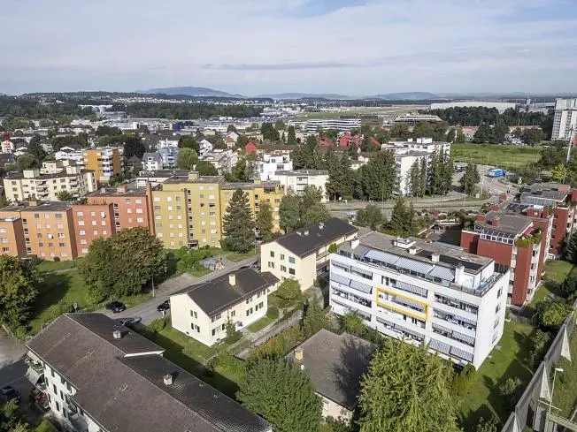 Haus und umgebung; blick, tageslicht