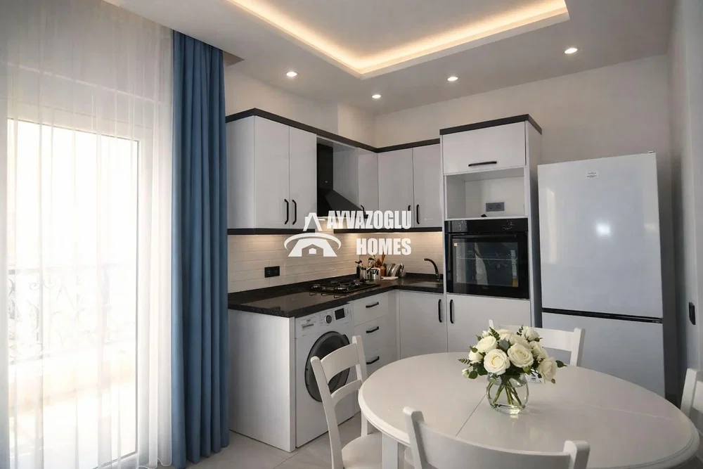 Cucina; elettrodomestici, luce naturale, stile moderno