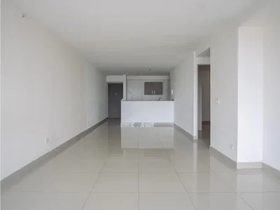 Obývací pokoj; dlažba, přirozené světlo
