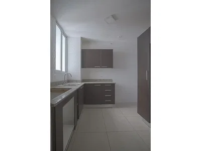 Кухиња; плочице, природно светло