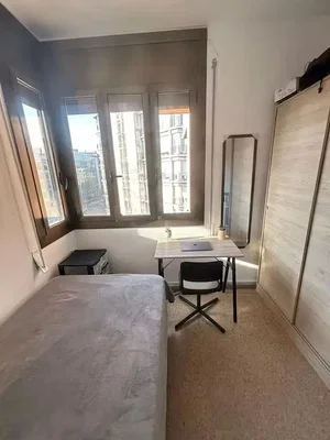 Schlafzimmer; tageslicht, holzboden