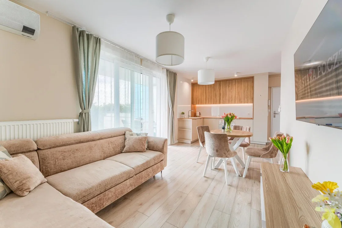 Salon; lumière naturelle, parquet, style moderne
