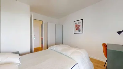 Camera da letto; pavimento in legno, luce naturale