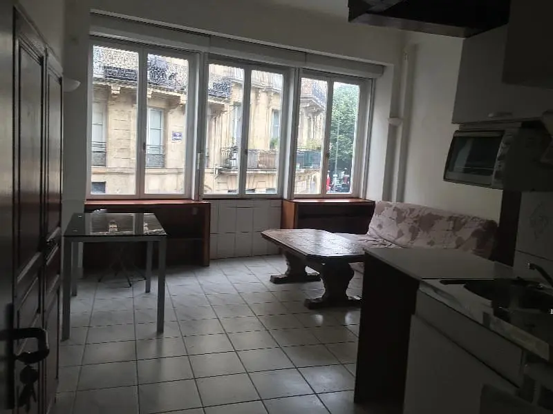 Dnevna soba; pločice, prirodno svjetlo