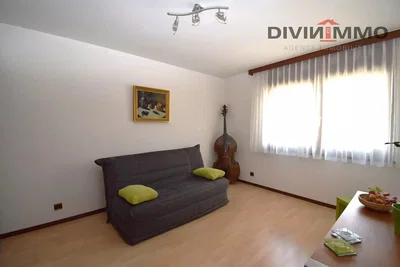 Obývačka; prirodzené svetlo, moderný štýl