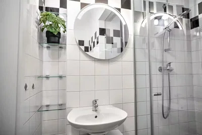 Badezimmer; fliesenboden, renoviert, tageslicht