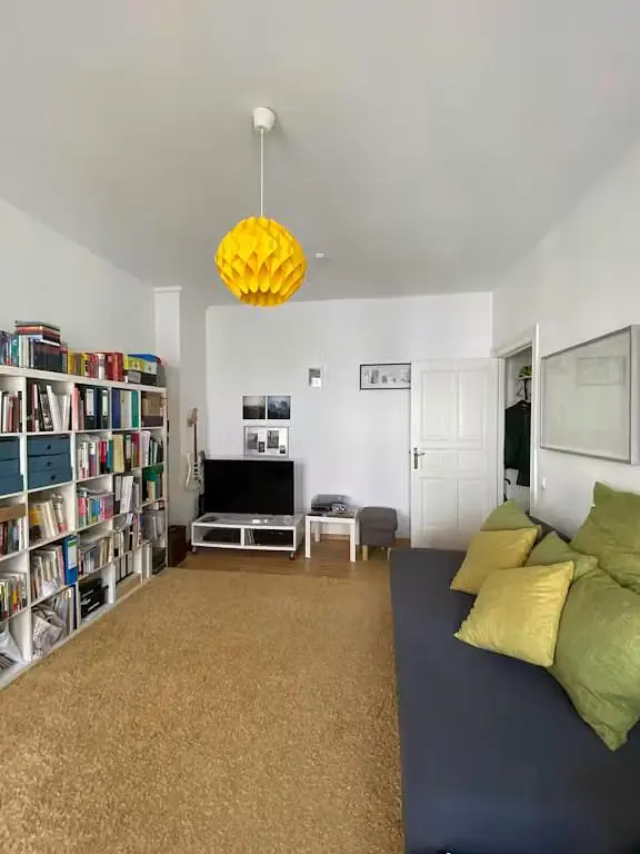 Wohnzimmer; tageslicht, holzboden