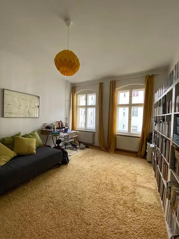 Wohnzimmer; tageslicht, holzboden