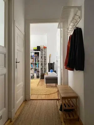 Garderobe; holzboden, tageslicht
