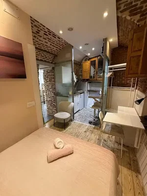 Schlafzimmer; holzboden, tageslicht