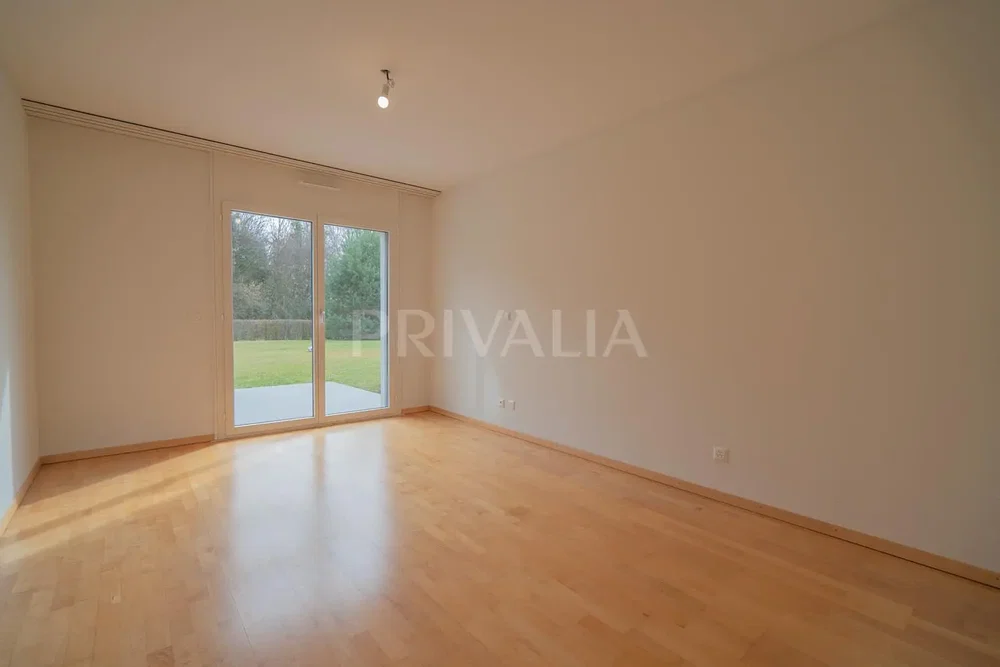 Wohnzimmer; holzboden, tageslicht, blick