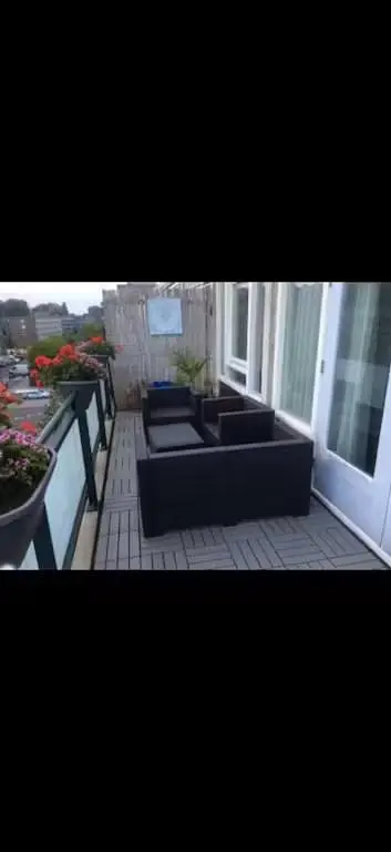 Balkon; pogled, drveni pod, prirodno svjetlo