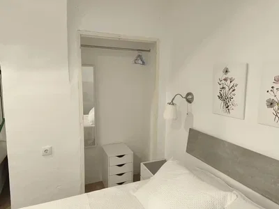 Spavaća soba; prirodno svjetlo, moderni stil