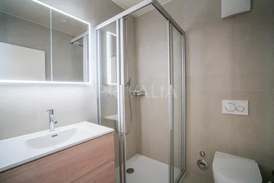 Badezimmer; fliesenboden, renoviert, tageslicht