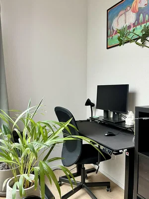 Wohnzimmer; holzboden, tageslicht, moderner stil