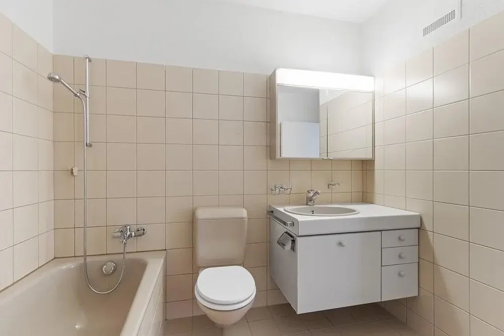 Badezimmer; fliesenboden