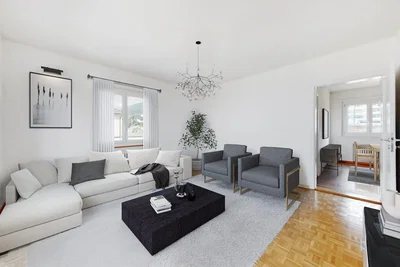Wohnzimmer; tageslicht, moderner stil, holzboden