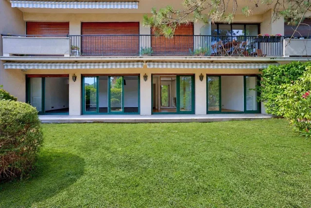 House and surroundings; natural light, view