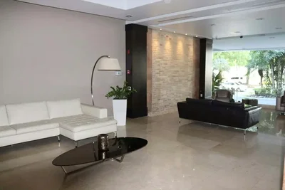 Wohnzimmer; tageslicht, fliesenboden, moderner stil
