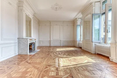 Living room; wood floor, natural light, rustic style, fireplace