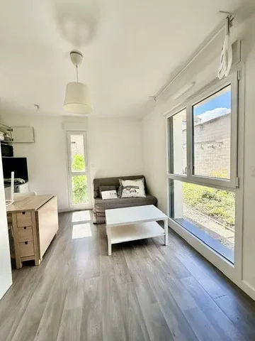 Wohnzimmer; tageslicht, holzboden