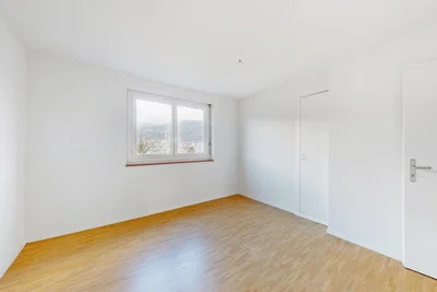 Schlafzimmer; holzboden, tageslicht, blick
