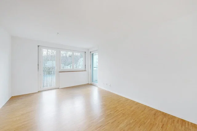 Wohnzimmer; holzboden, tageslicht