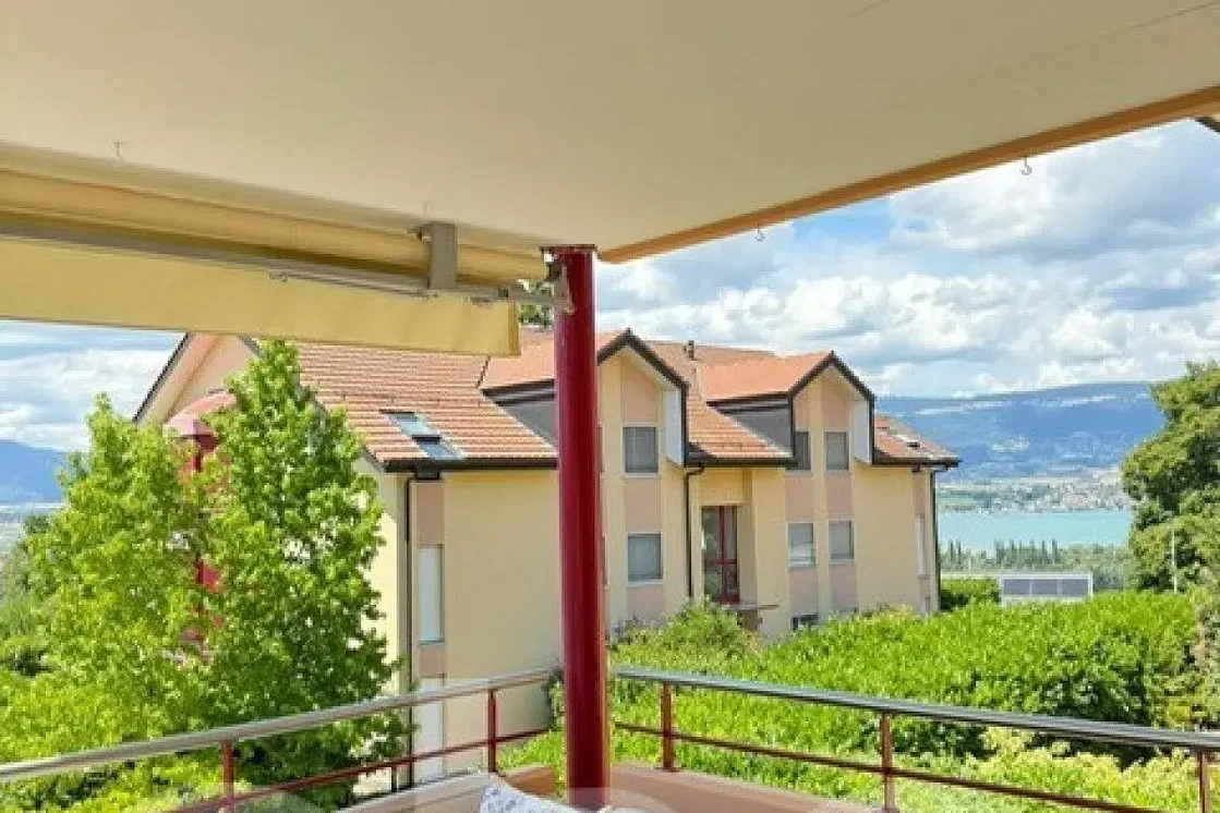 Balkon; pogled, prirodno svjetlo