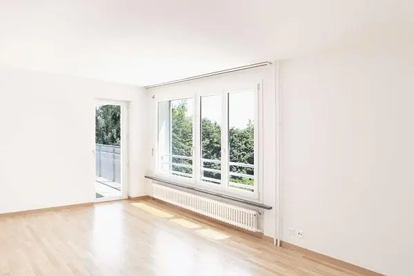Wohnzimmer; holzboden, tageslicht, blick