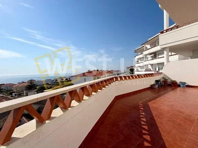 Balkon; fayans zemin, manzara, doğal ışık