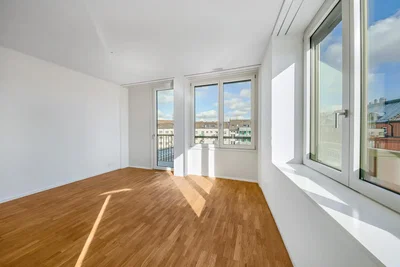 Schlafzimmer; holzboden, tageslicht, blick